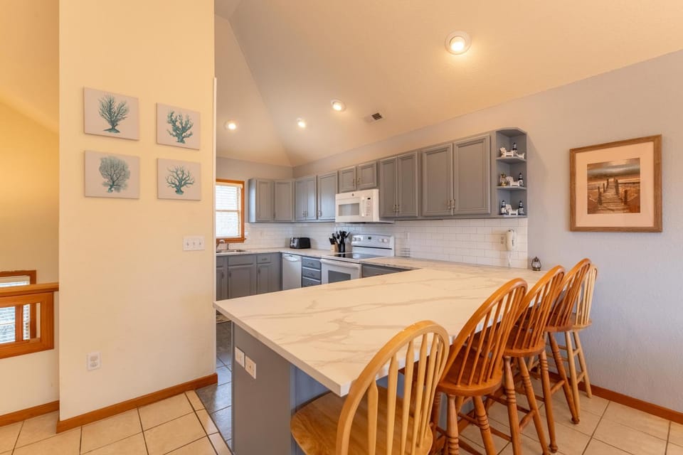 Knot A Care - Corolla, Ocean Sands, 400 Yds to Beach, Pool, Hot Tub, Pool Table, Pets OK House in Corolla