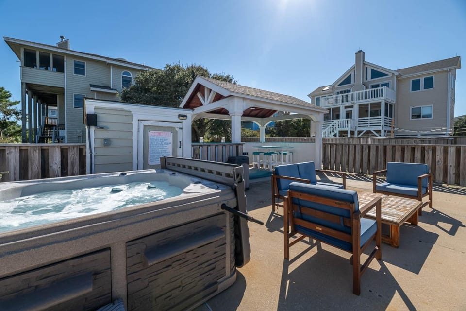Corolla Beach Club - Ocean Sands, 110 Yards to Beach, Ocean View, Big Pool w/Pavilion, Hot Tub House in Corolla