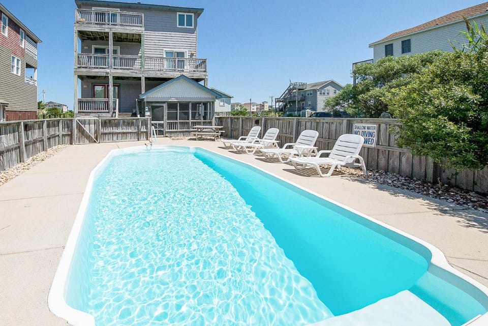 Funtiki - S Nags Head MP 17.5, Semi-Oceanfront, 150 Yds to Beach, Pool, Hot Tub, Pool Table, Pets OK House in Nags Head