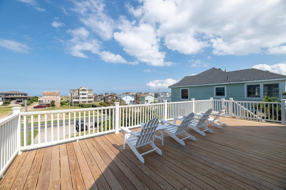Lost Shaker of Salt-Ocean View, Elevator, Pool, Kiddie Pool, Hot Tub, Pets OK, YR Flex House in Nags Head