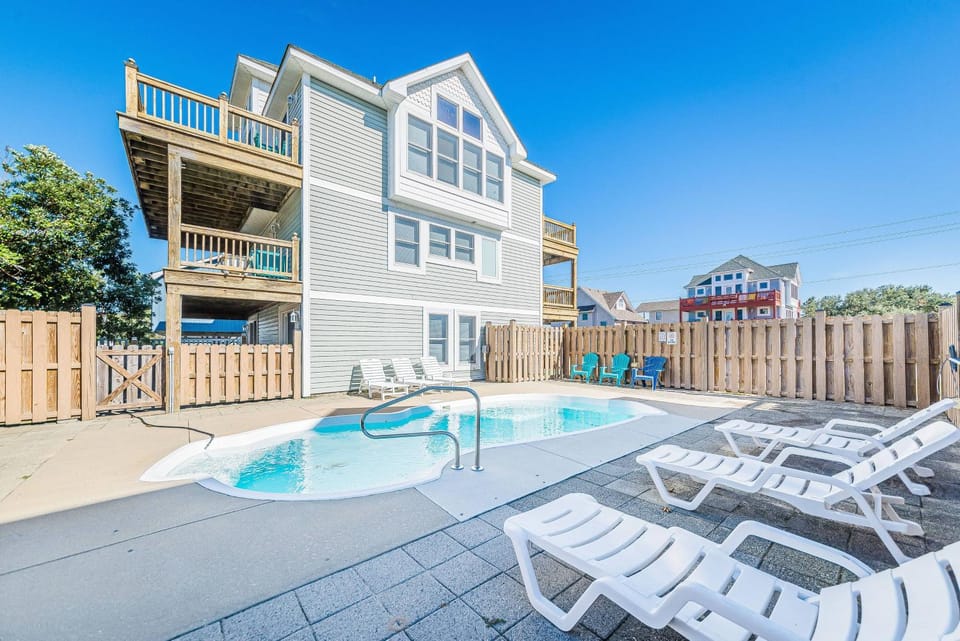 On Island Time - KDH MP 7, 275 Yds to Beach, Pool, Hot Tub, Pool Table, Flex Stays House in Kill Devil Hills
