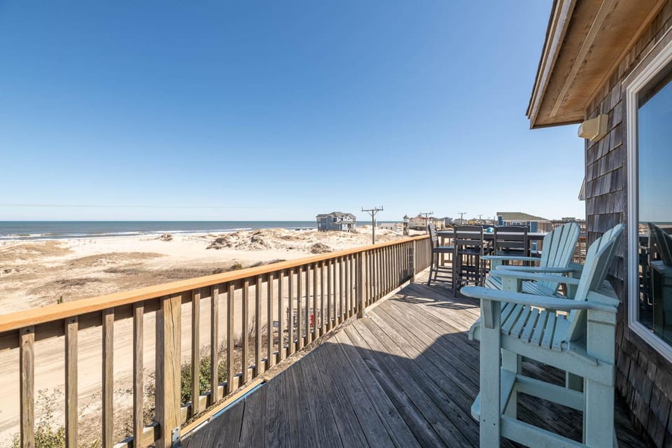 Resting Hearts - 4x4 Carova Beach, Ocean Views, Pool, Cargo Lift, Up to 4 Dogs OK, Flex Stays House in Carova Beach