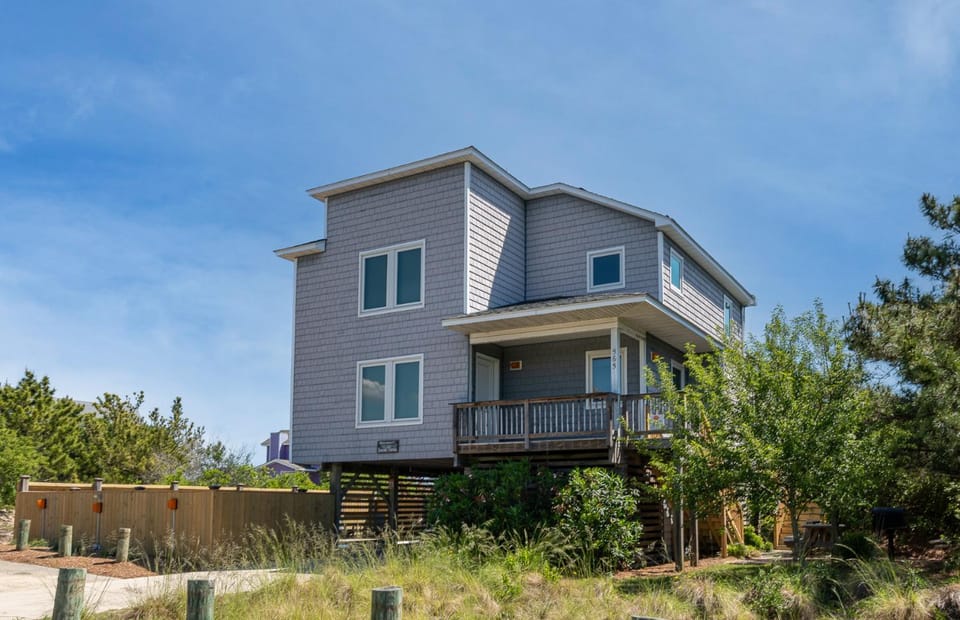 Shore Thing - Corolla, Ocean Sands, 60 Yards to Beach, Ocean View, Pool, Hot Tub, Pets OK House in Corolla