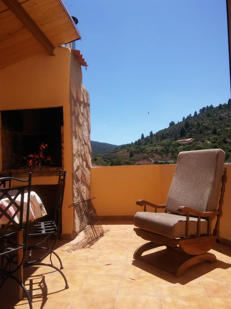 BBQ facilities, Balcony/Terrace, Mountain view