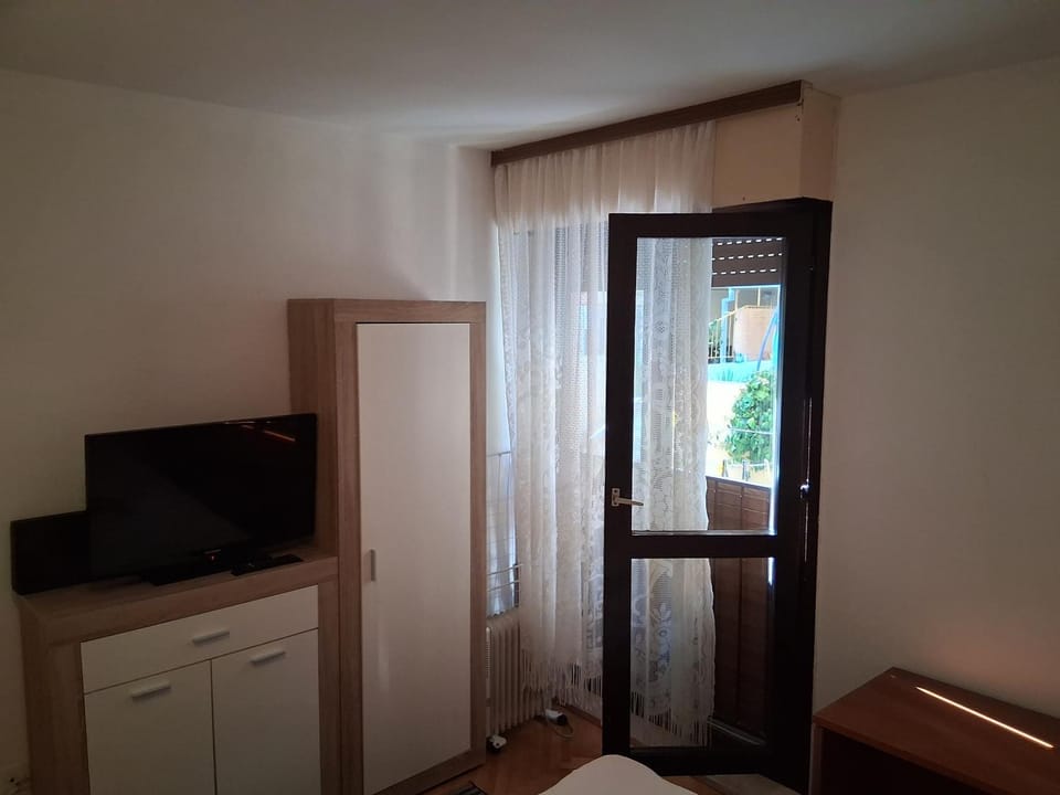 A small apartment for a great vacation "LUDI" Apartment in Split