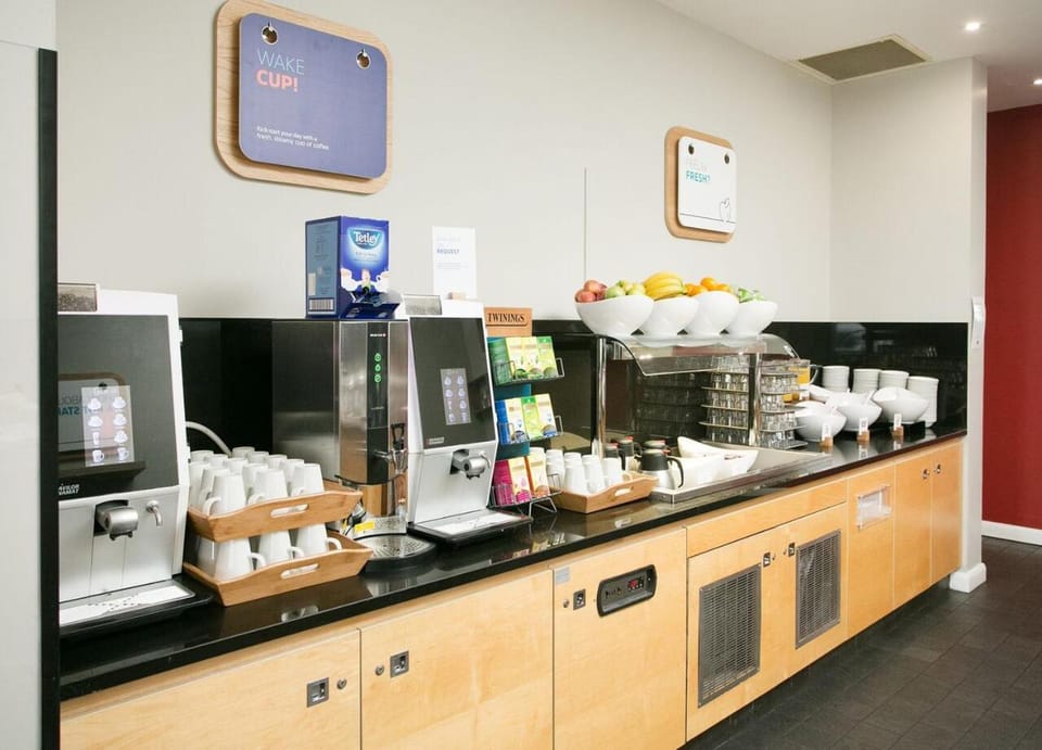 Coffee/tea facilities, Food and drinks, Food, Breakfast, Continental breakfast, Buffet breakfast