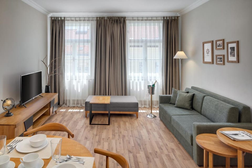 TV and multimedia, Living room, Dining area, City view, heating, air conditioner