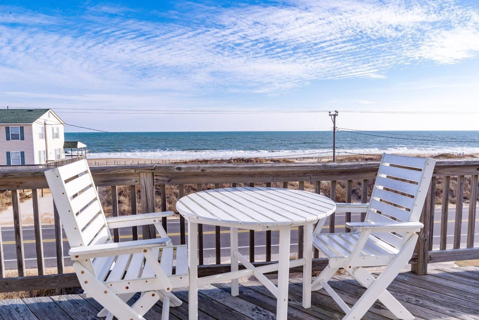 Pelican Watch - Kitty Hawk MP 3, 16 Yards to Beach, Ocean View, Pool, Hot Tub, Pool Table, Flex Stays House in Kitty Hawk