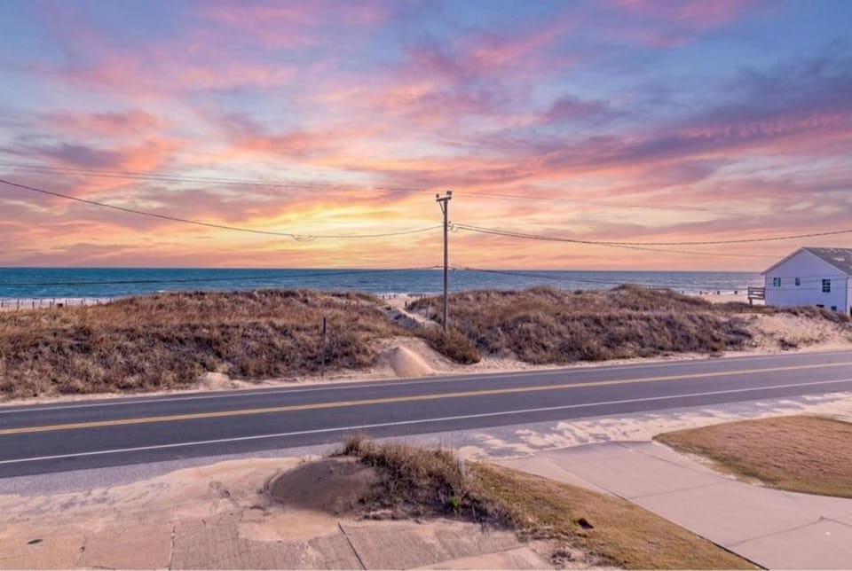 Pelican Watch - Kitty Hawk MP 3, 16 Yards to Beach, Ocean View, Pool, Hot Tub, Pool Table, Flex Stays House in Kitty Hawk