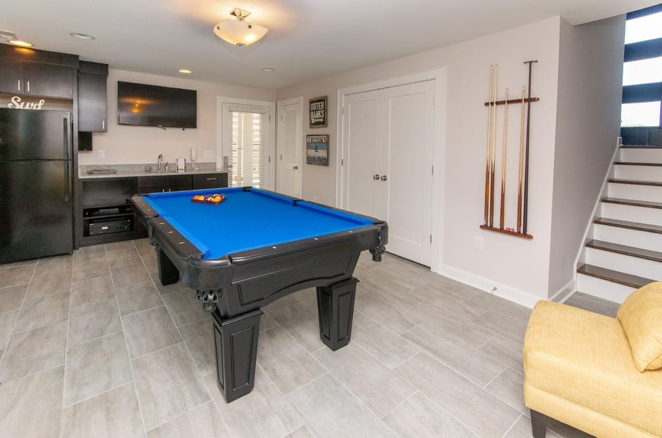 Bella Madrey - Corolla, Ocean Sands, 200 Yds to Beach, Ocean & Lake Views, Large Pool, Hot Tub House in Corolla
