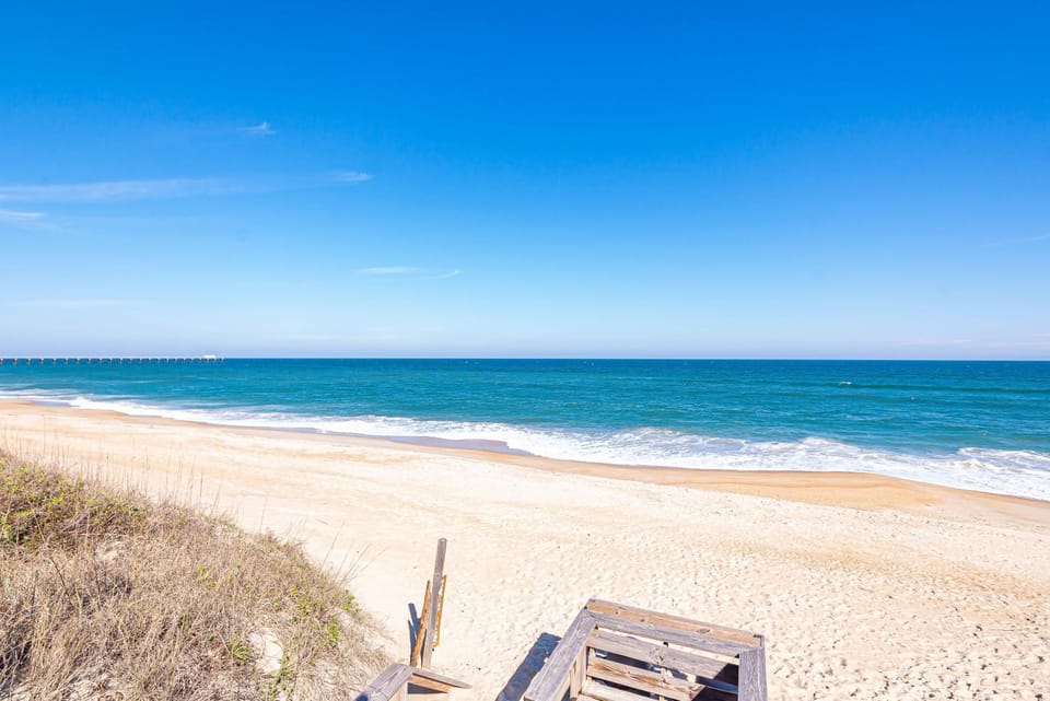 Hip Hip Hip Hooray - Duck, Barrier Island Station, 185 Yds to Beach, Indoor/Outdoor Pools, EV Charger House in Duck