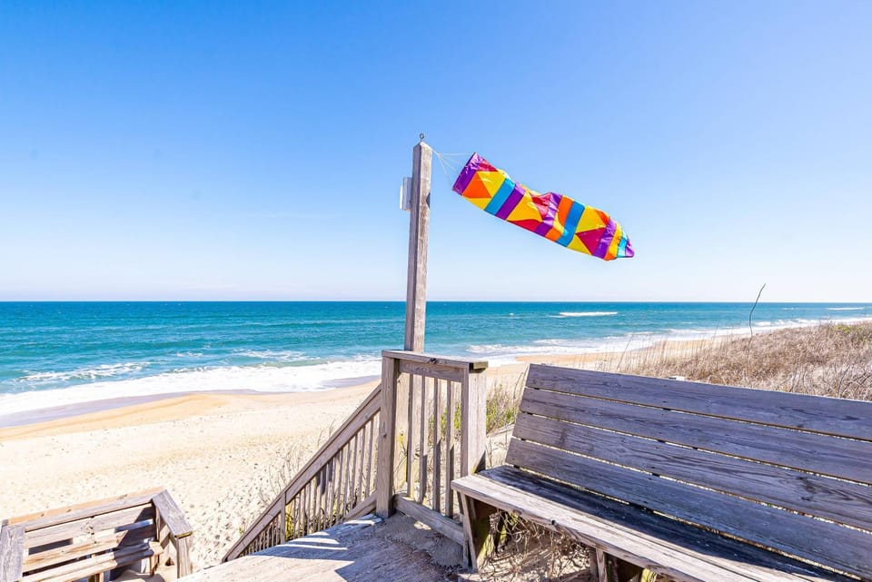 Hip Hip Hip Hooray - Duck, Barrier Island Station, 185 Yds to Beach, Indoor/Outdoor Pools, EV Charger House in Duck