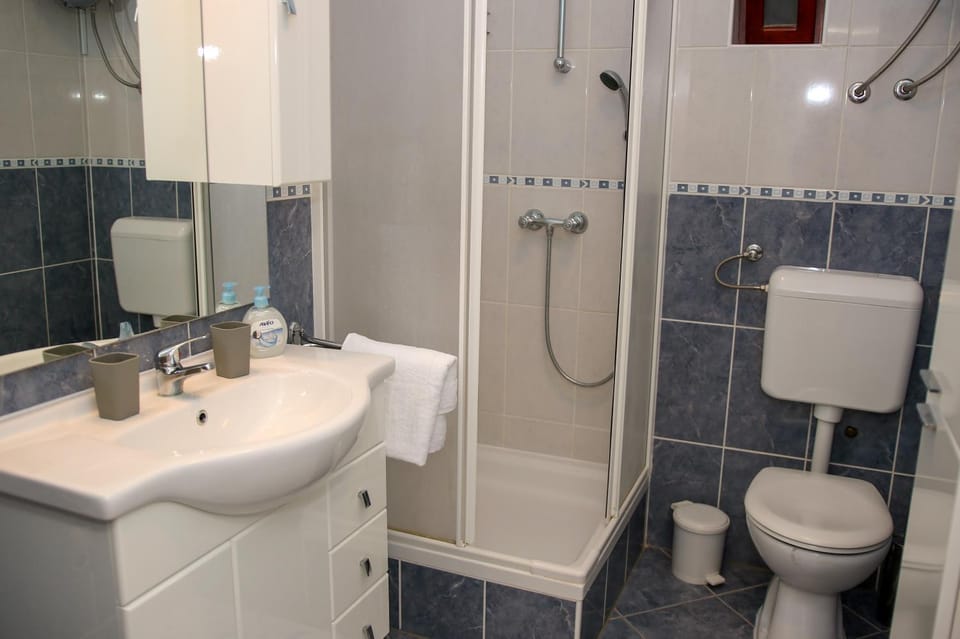 Shower, Toilet, Bathroom