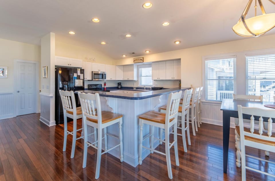 Carolina Kai II - Kitty Hawk MP 3, 228 Yards to Beach, Ocean View, Pool, Hot Tub House in Kitty Hawk