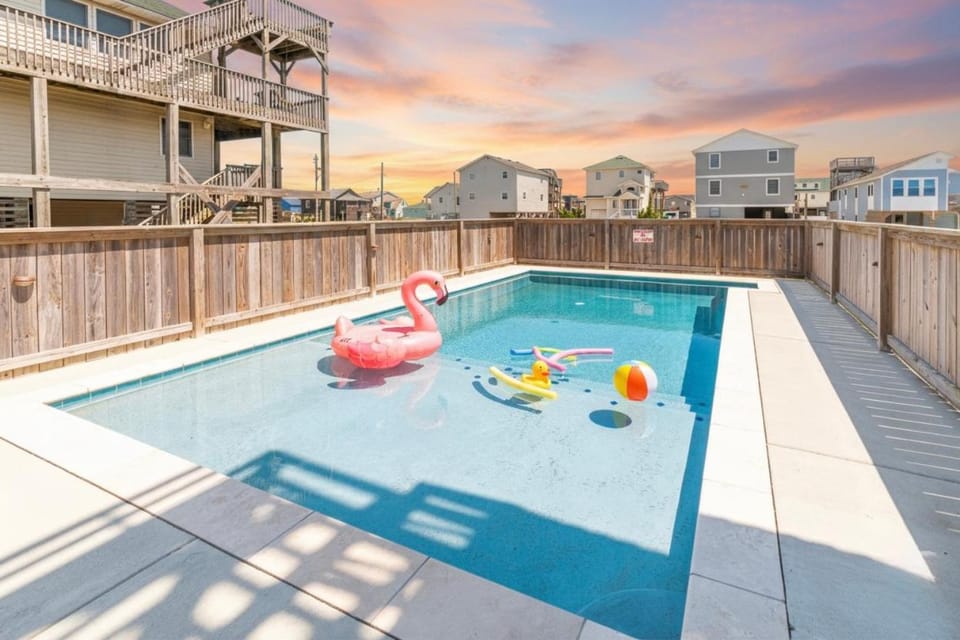 Carolina Kai, Kitty Hawk MP 3, 275 Yds to Beach, Ocean View, Pool, Hot Tub, Flex Stays House in Kitty Hawk