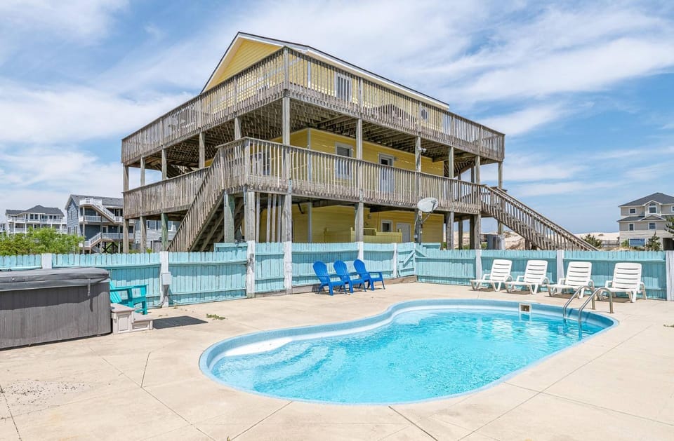 Almost Paradise C9036 - 4x4 Area, Wild Horses, Pool, Great Ocean Views! House in Carova Beach