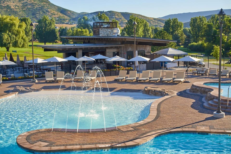 Restaurant/places to eat, Summer, Mountain view, Swimming pool, Swimming pool