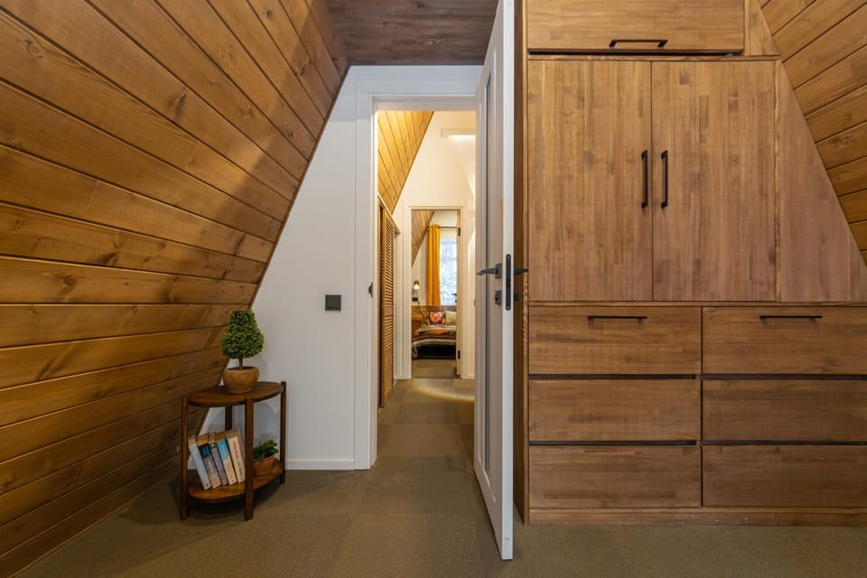 Bedroom, wardrobe