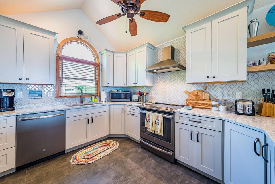 Sunset Royale - Duck, Sanderling, Soundfront, Sound View, Beach 350 Yds, Community Pool, Kayak, YR Flex Stays House in Duck