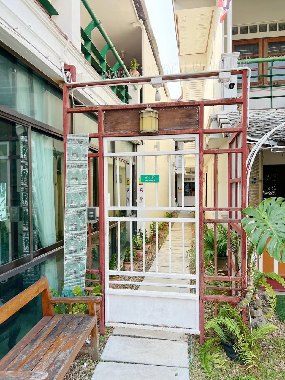 Facade/entrance