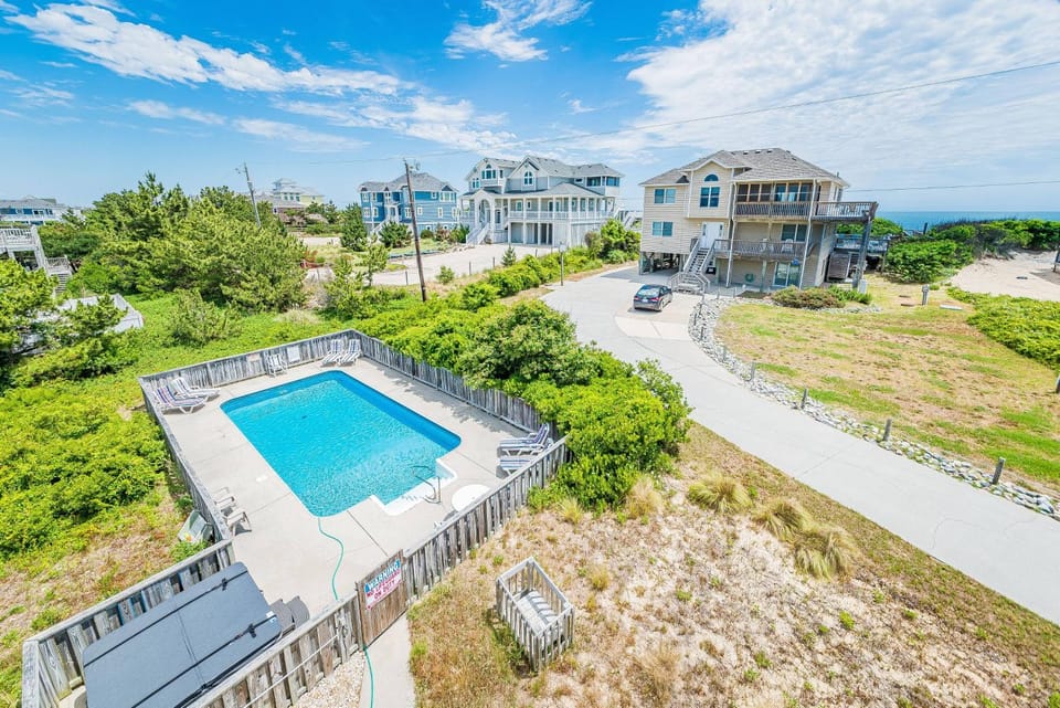 Oasis - Corolla, Ocean Sands, 20 Yards to Beach, Pool, Hot Tub, Pets OK House in Corolla