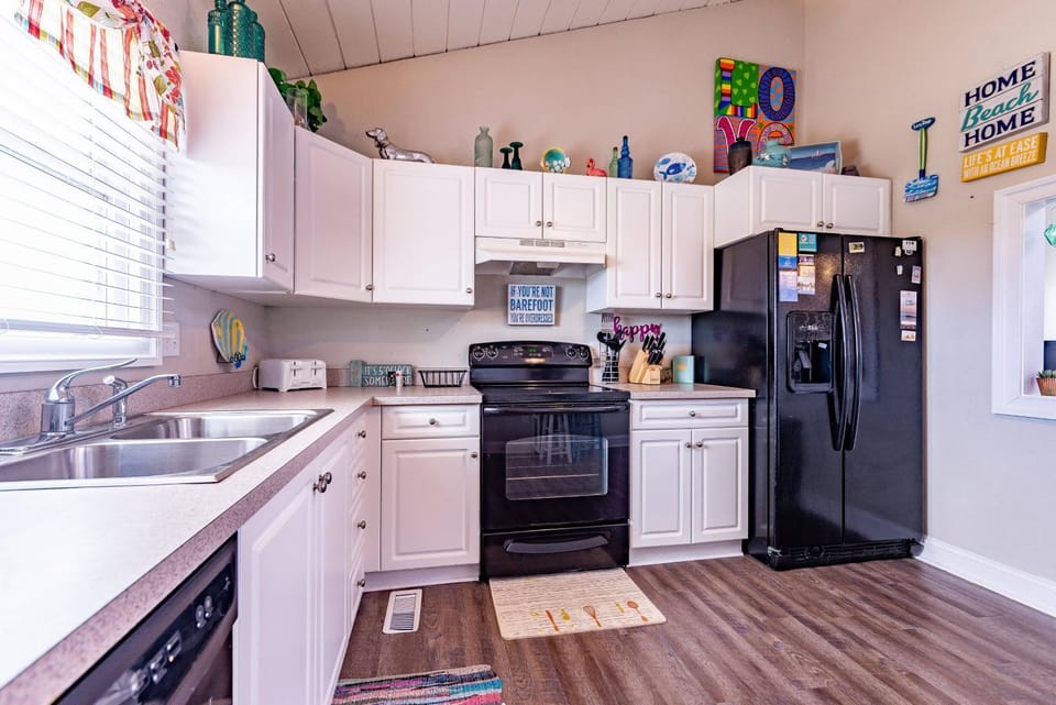Sunset Place - Corolla, Ocean Sands, 375 Yds to Beach, Saltwater Pool, Hot Tub, Golf Nearby House in Corolla