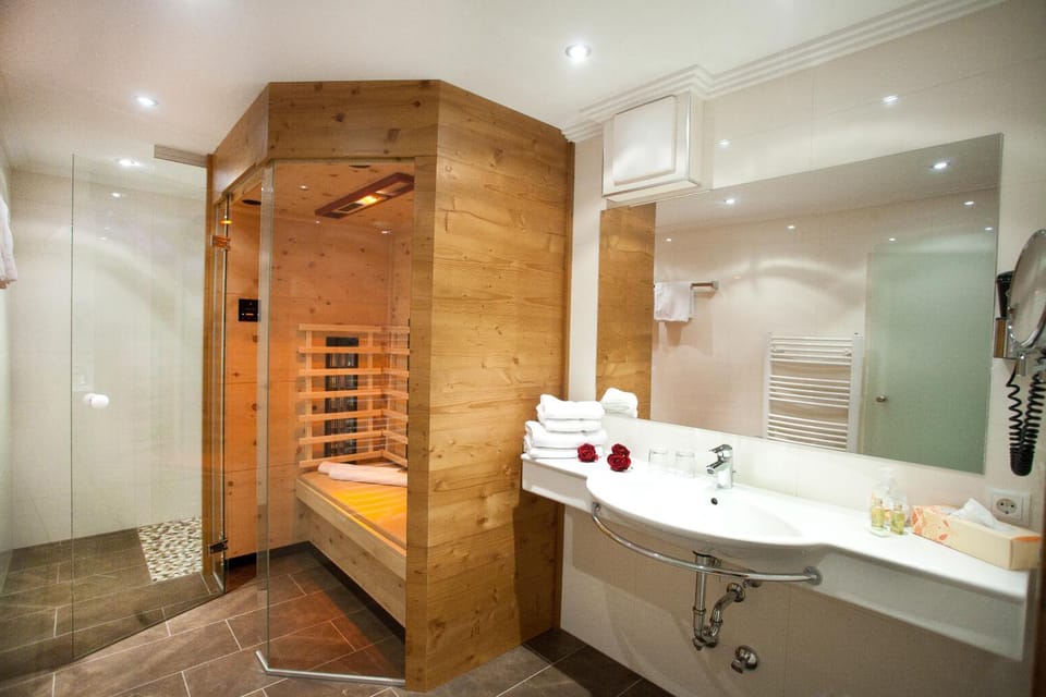 Bathroom, Spa and wellness centre/facilities