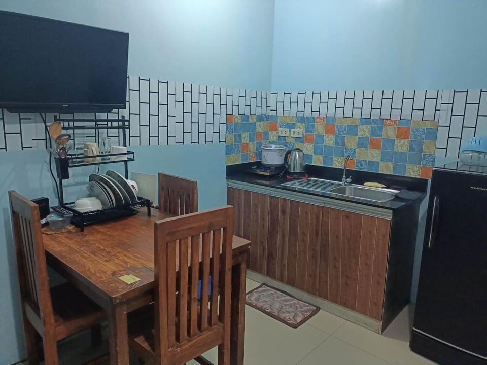 Vimelzu Mhavic Family Room Apartment in Paranaque