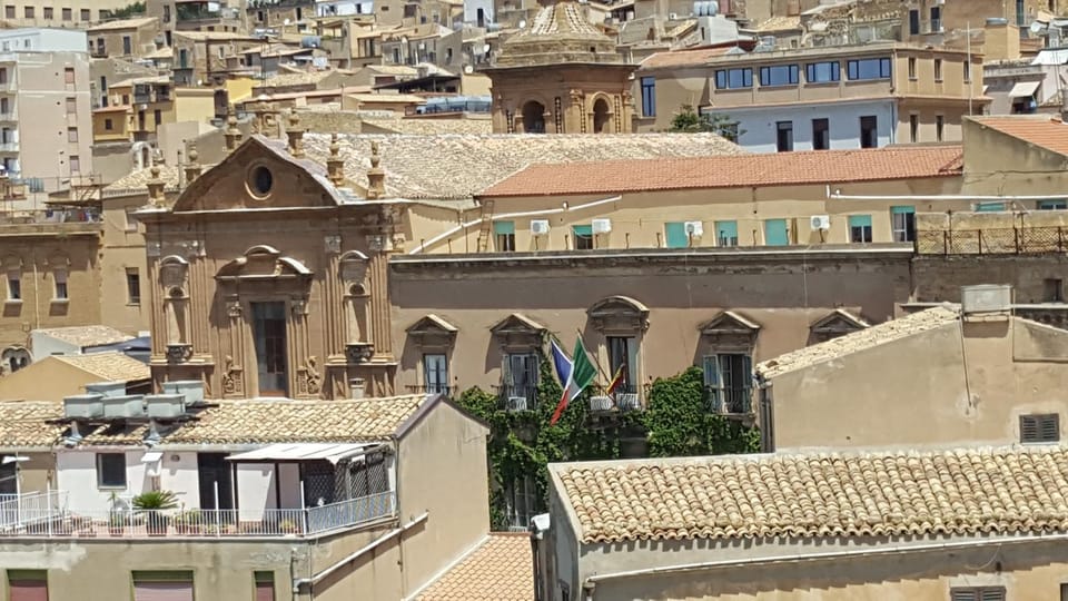 On site, City view, Landmark view
