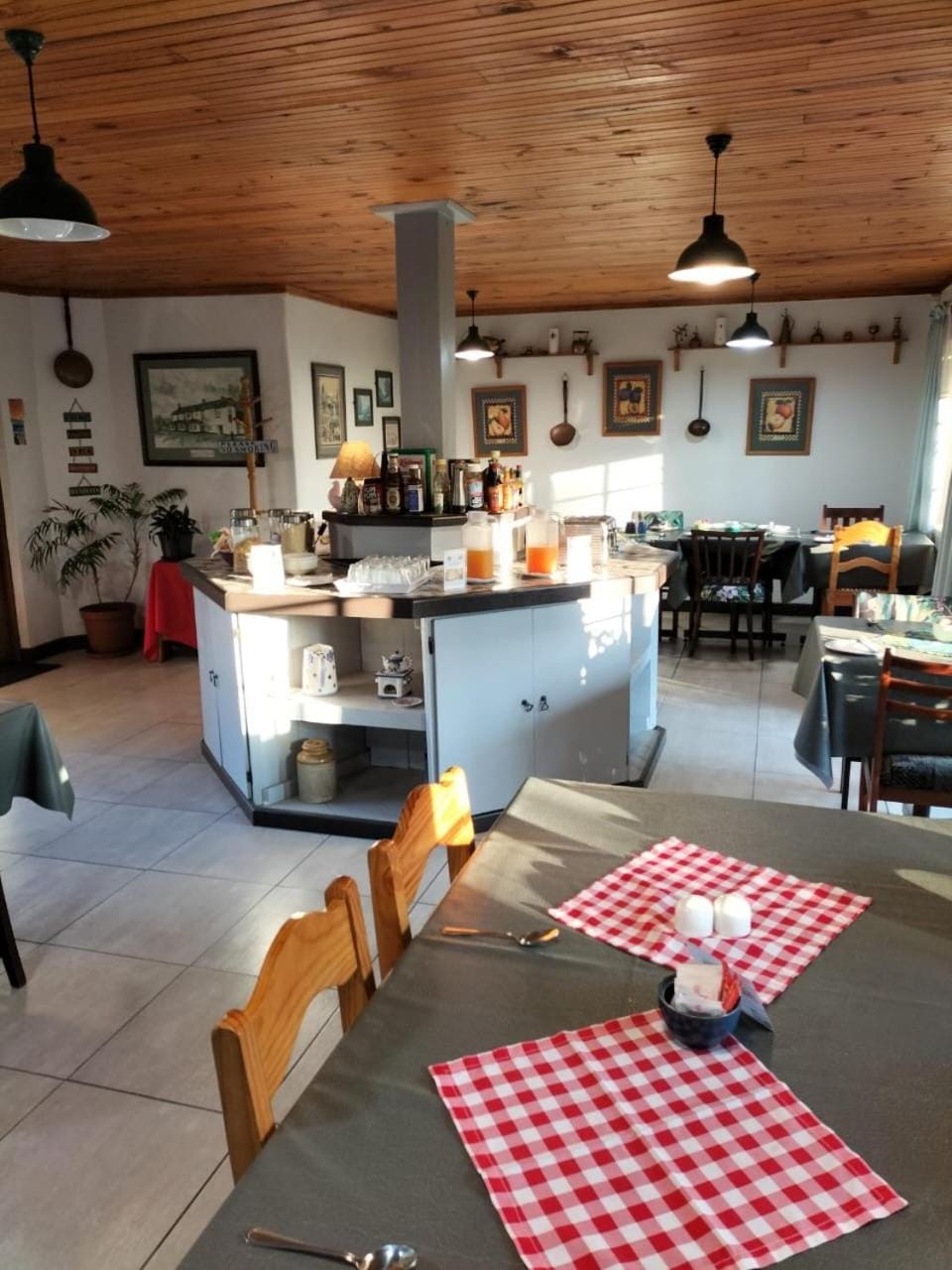 Restaurant/places to eat, Dining area