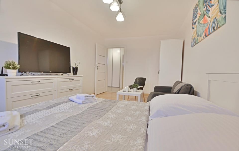 Seating area, Bedroom