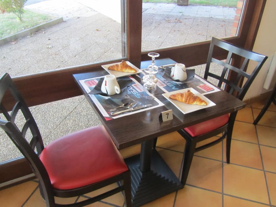 Restaurant/places to eat, Breakfast, Buffet breakfast