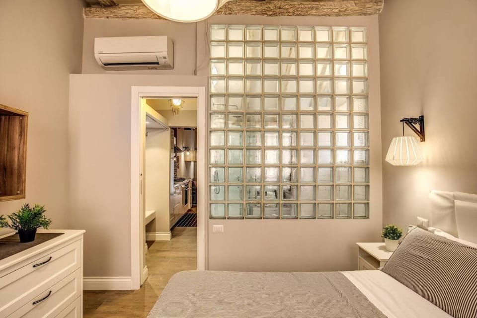Bedroom, air conditioner