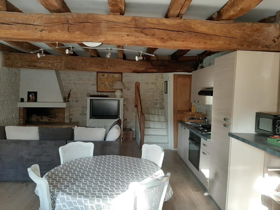 Kitchen or kitchenette, Living room, Dining area