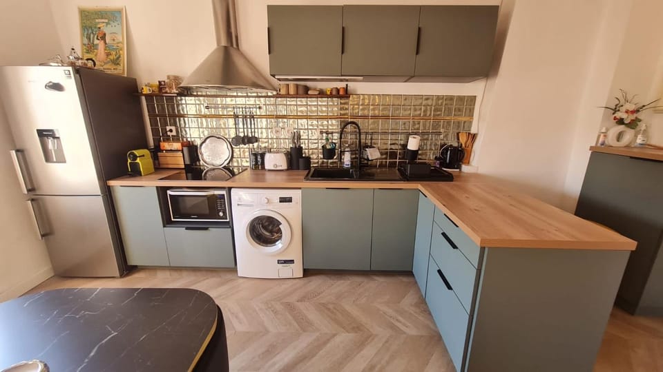 Sunny Apartment with Nice View in History City Center Apartment in Aix-en-Provence