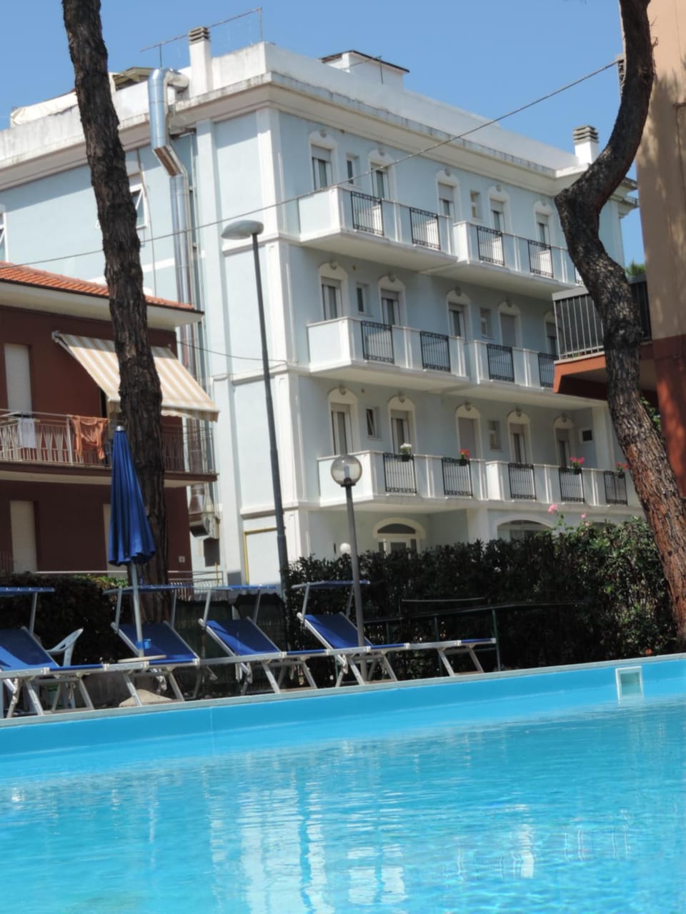 Pool view, Pool view