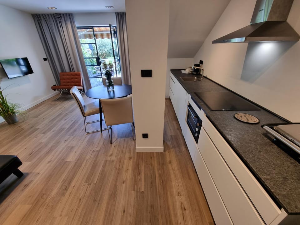 Kitchen or kitchenette, Living room