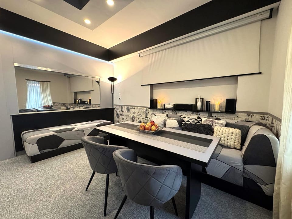 Living room, Seating area, Dining area