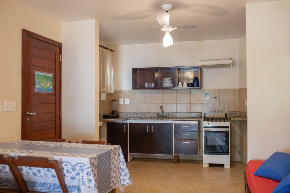 Kitchen or kitchenette, Dining area, minibar, pet friendly