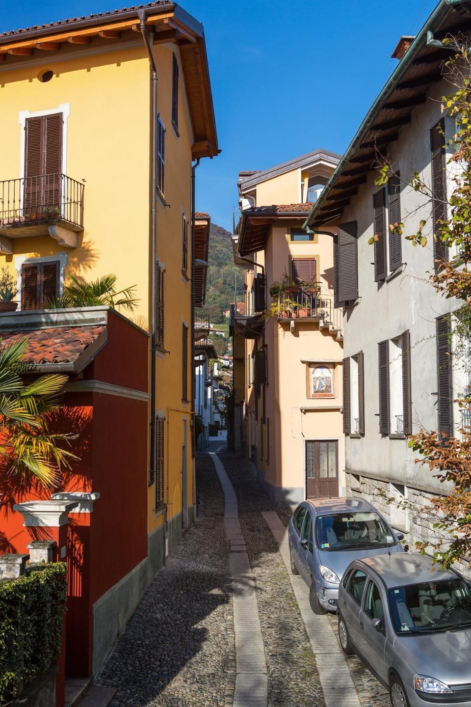 Property building, Facade/entrance, Off site