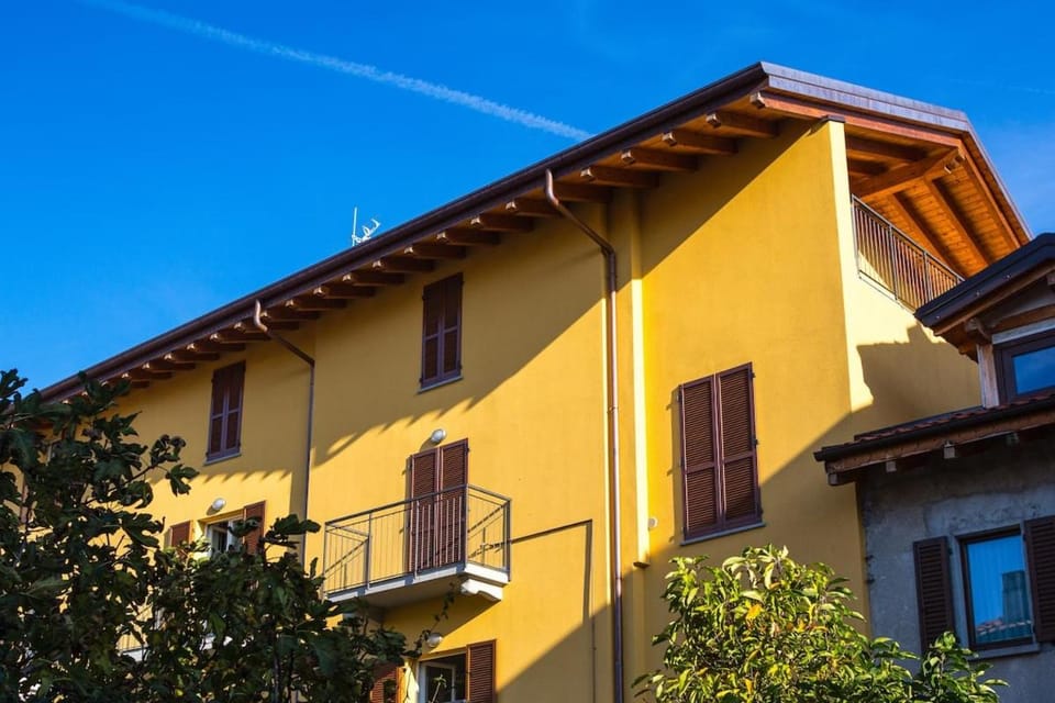 Property building, Facade/entrance, Off site