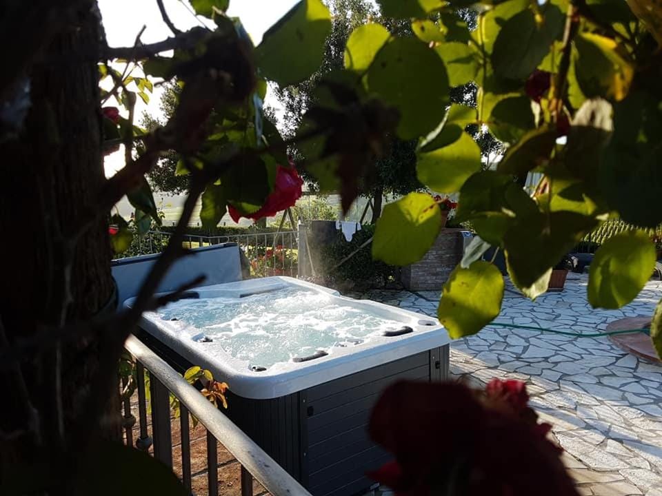 Hot Tub, Swimming pool