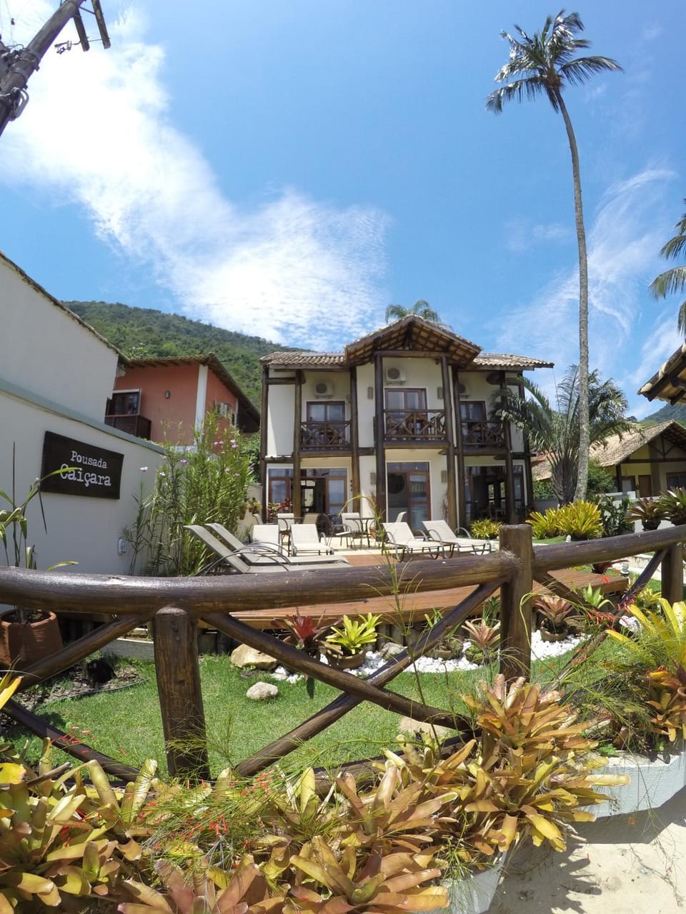 Property building, Facade/entrance, Garden