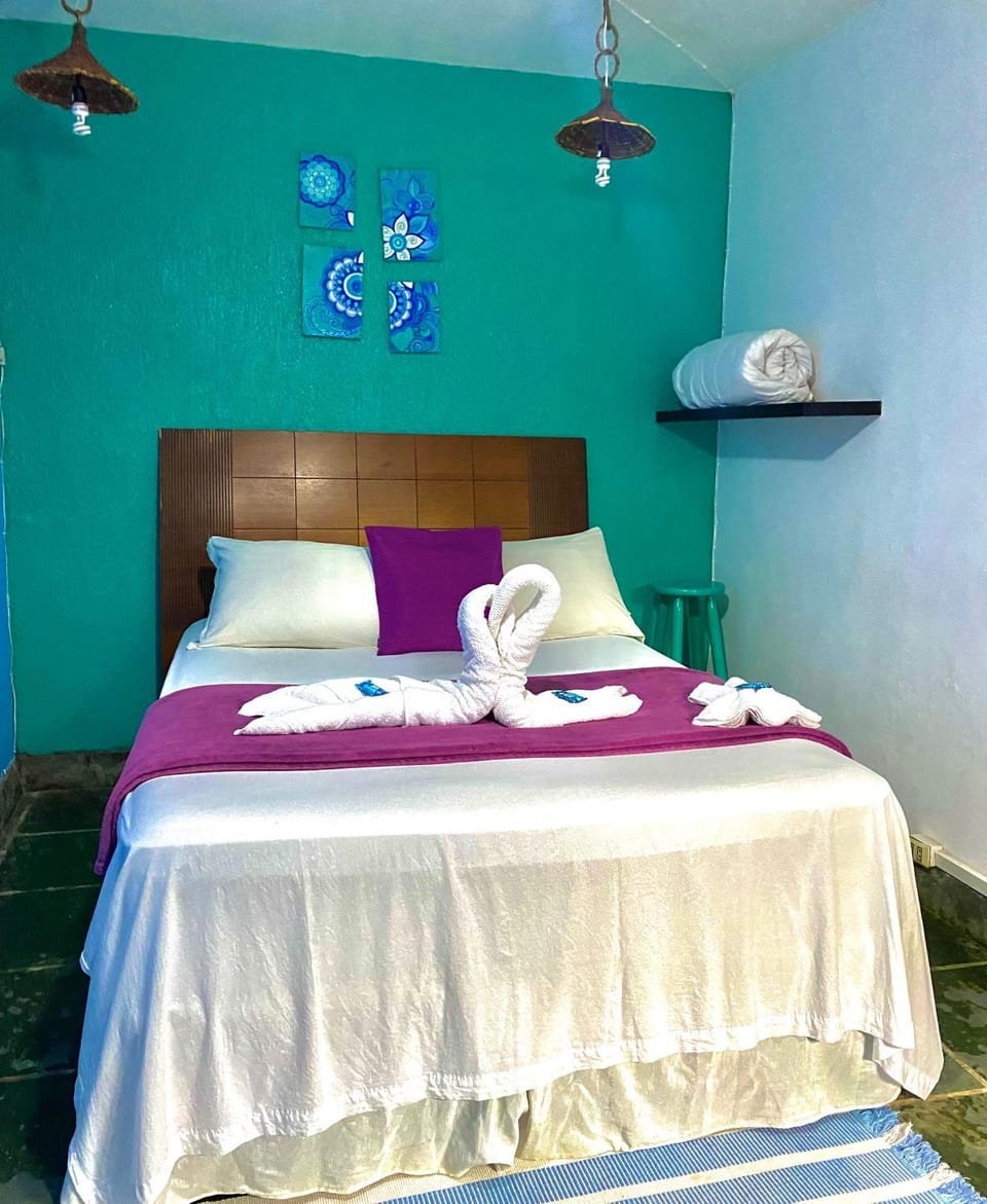 Bed, towels