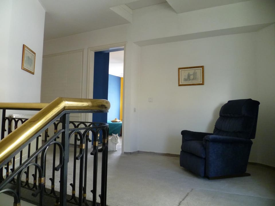 Double room with ensuite bathroom at Datacom building Vacation rental in Nicosia City