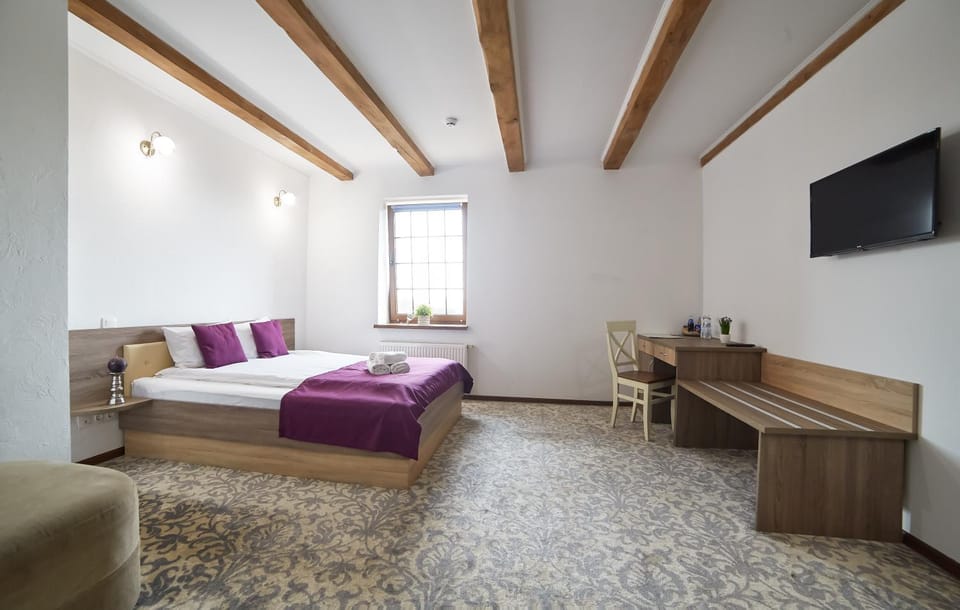 Bed, TV and multimedia, Photo of the whole room