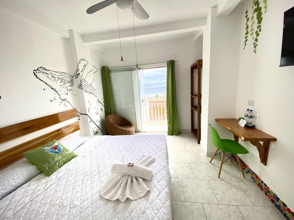 Bed, Photo of the whole room, Seating area