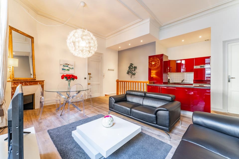 Magnifique Appartement au Cœur du Quartier Historique Saint-Michel Apartment in Bordeaux