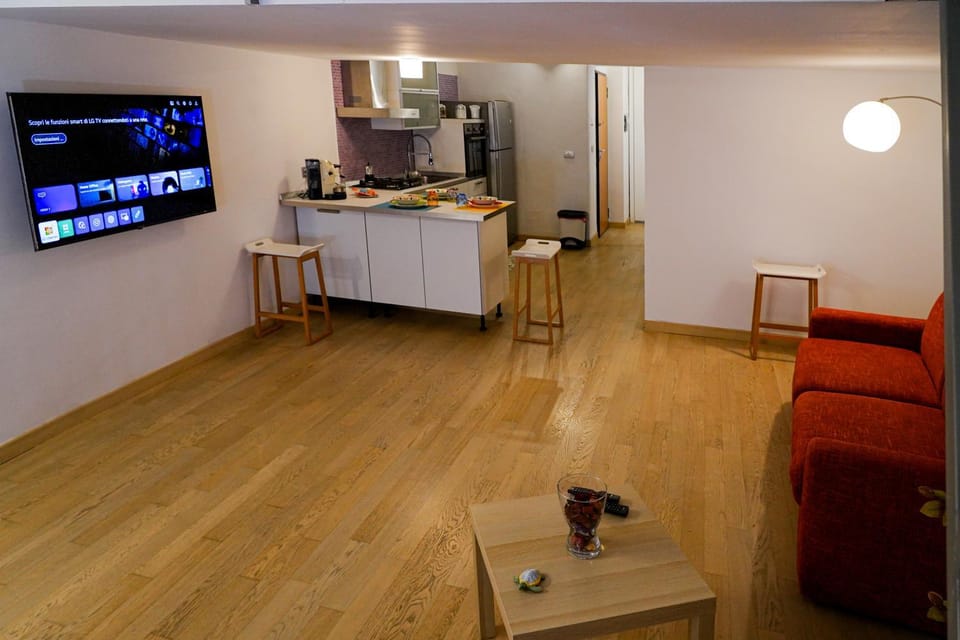 Kitchen or kitchenette, Living room
