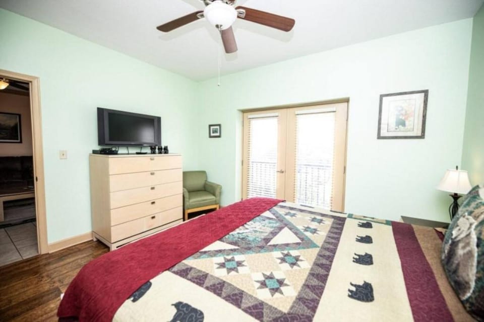 MVC - Unit 1302 - The Cove Apartment in Pigeon Forge